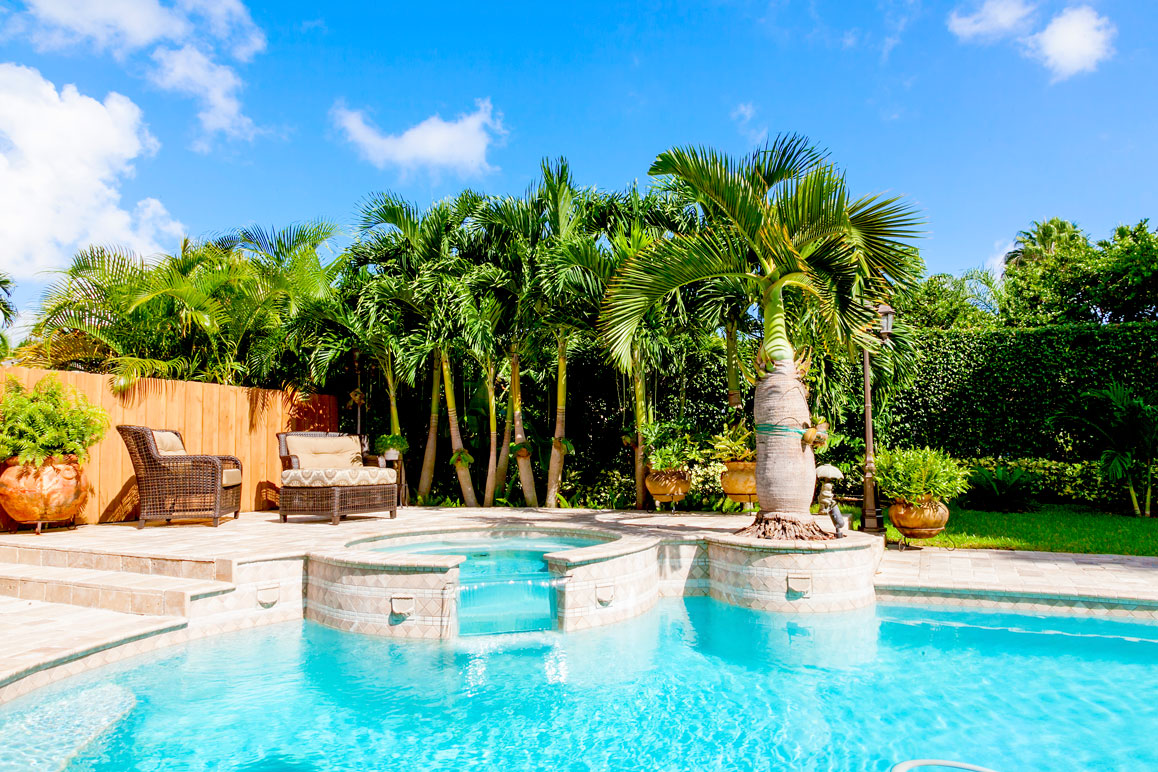 11133-NW-71st-Ct-Doral-pool2